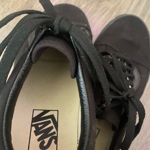 worn once black vans